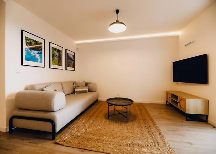 Casas Do Calhau Miudo - * Seixal (Madeira)